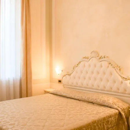 ホテル スタッキー 4*