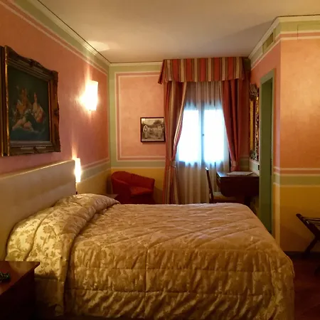 ホテル スタッキー 4*